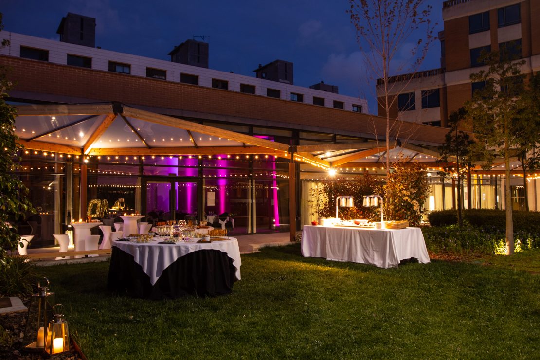 SALONS MODULARS I UN JARDÍ CENTRAL PER CELEBRAR EL TEU ESDEVENIMENT FAMILIAR