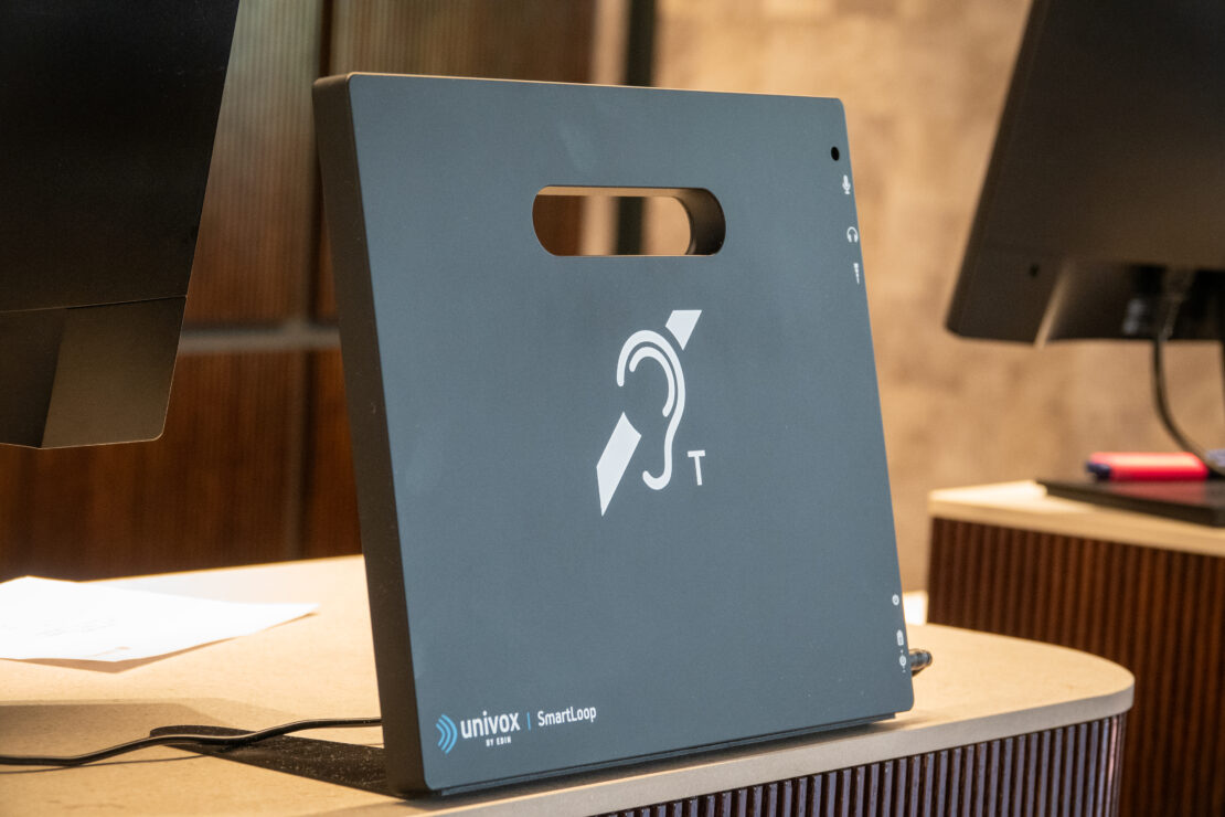 MEJORAS INCLUSIVAS EN LA RECEPCIÓN DEL HOTEL ALIMARA